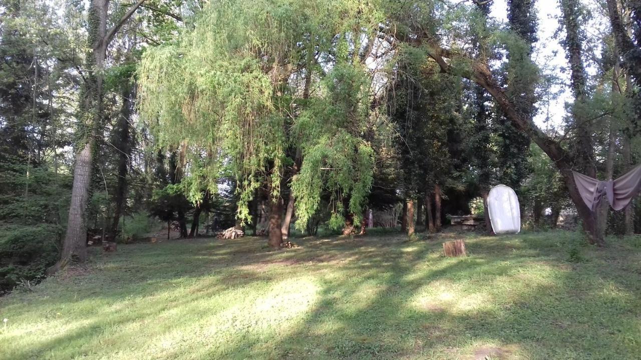 Bed and Breakfast Domaine Pastel Besson Exterior foto