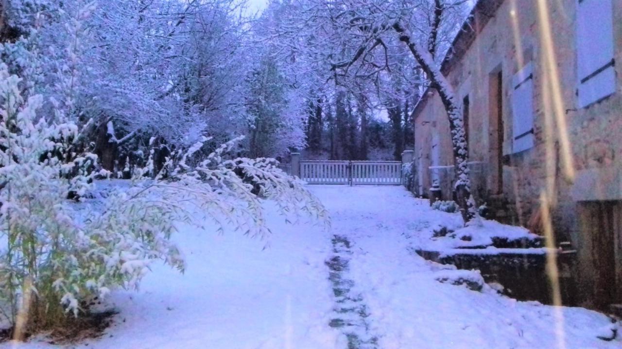 Bed and Breakfast Domaine Pastel Besson Exterior foto